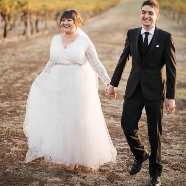 Curvy Ivory Wedding Dress #1125