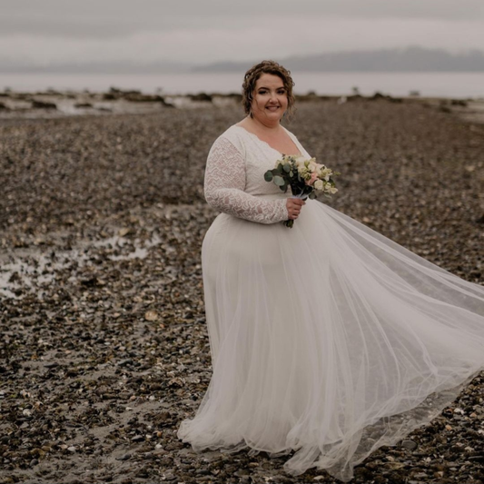 Curvy Ivory Wedding Dress #1125